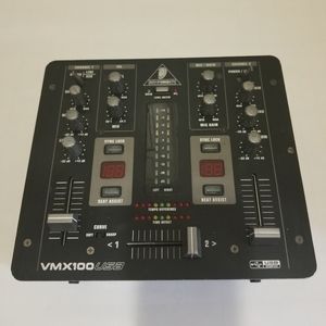 BEHRINGER pro vmx100 mixer